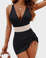 Vestido de baño de una pieza con escote en V profundo y cordón