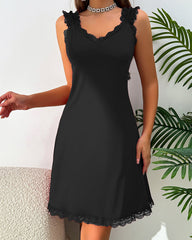 Camisón sexy de encaje con espalda en V y abertura alta
