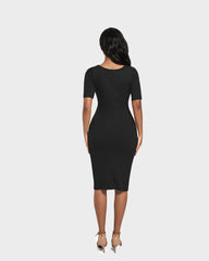Vestido con escote cuadrado, manga corta y faja incorporada